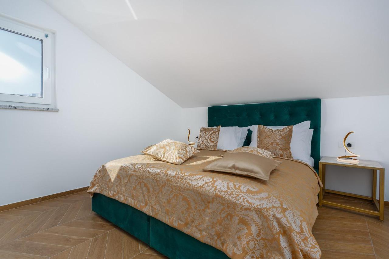 Apartments&Rooms Dario Krk Krk Town Buitenkant foto