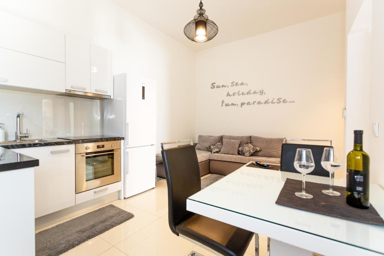 Apartments&Rooms Dario Krk Krk Town Buitenkant foto