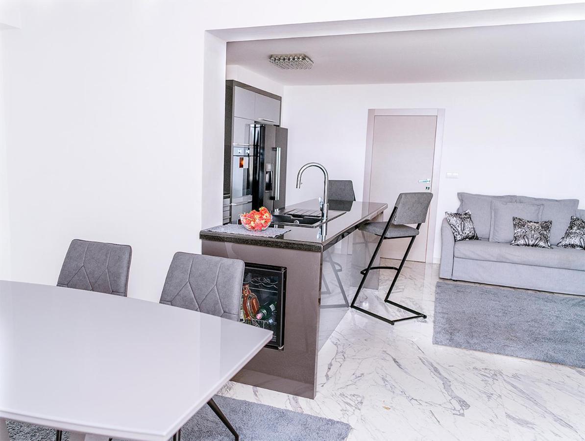 Apartments&Rooms Dario Krk Krk Town Buitenkant foto