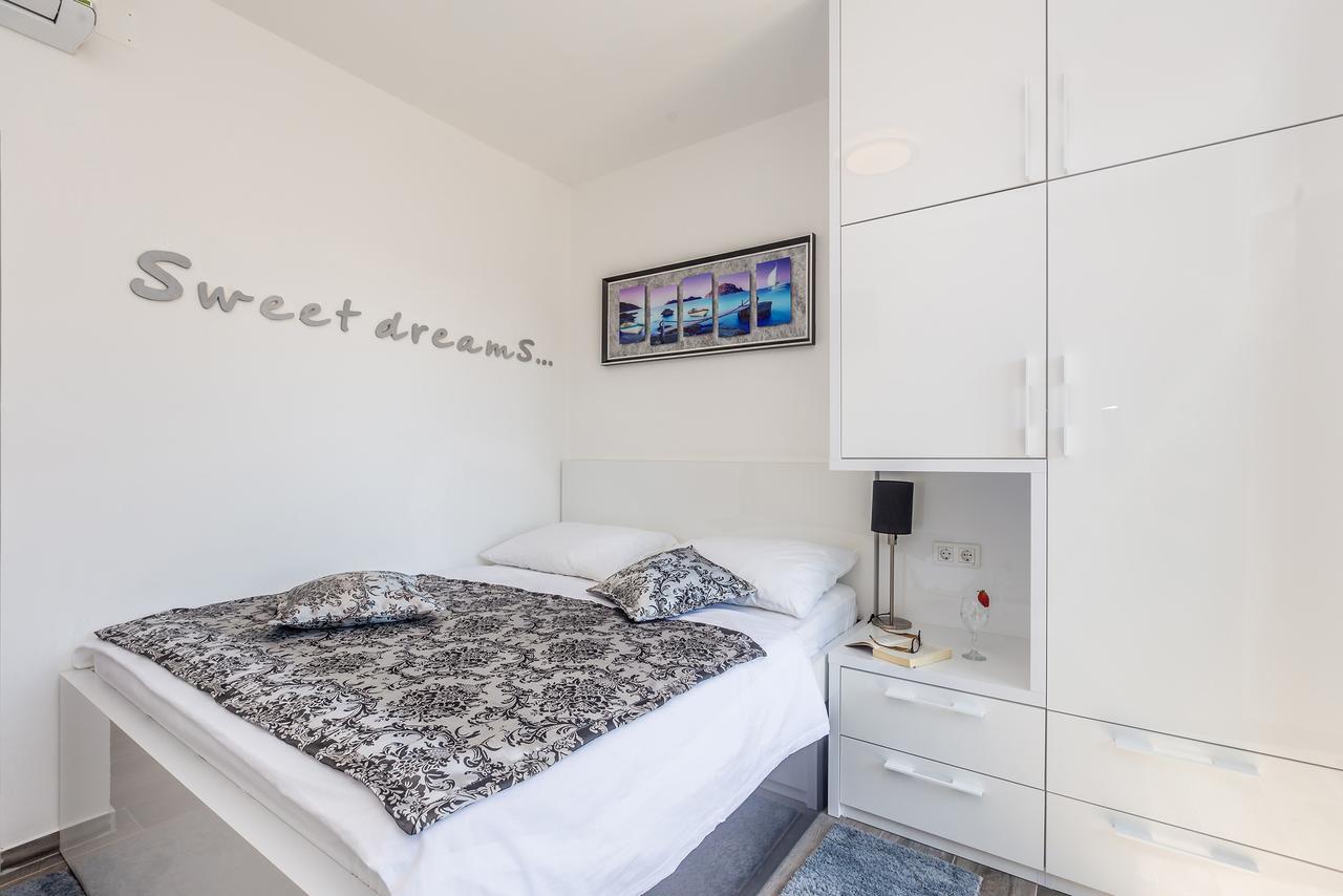 Apartments&Rooms Dario Krk Krk Town Buitenkant foto