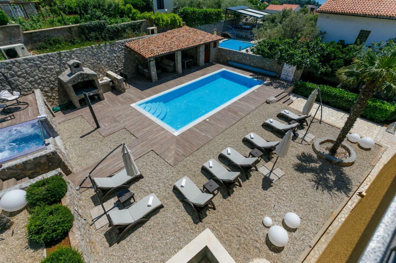 Apartments&Rooms Dario Krk Krk Town Buitenkant foto